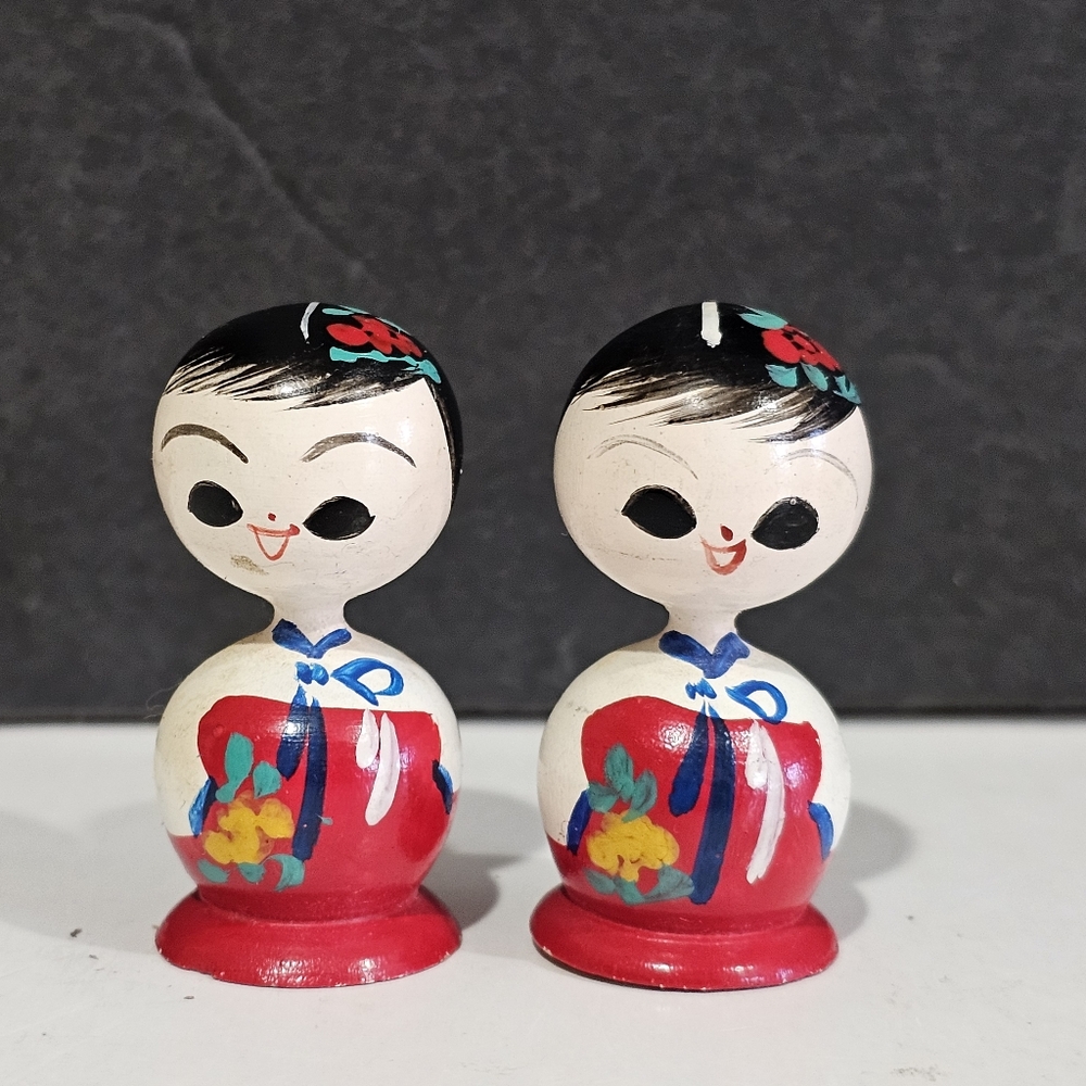 Vintage Korean Mini Kokeshi Dolls set of 2 - Picture 5 of 7